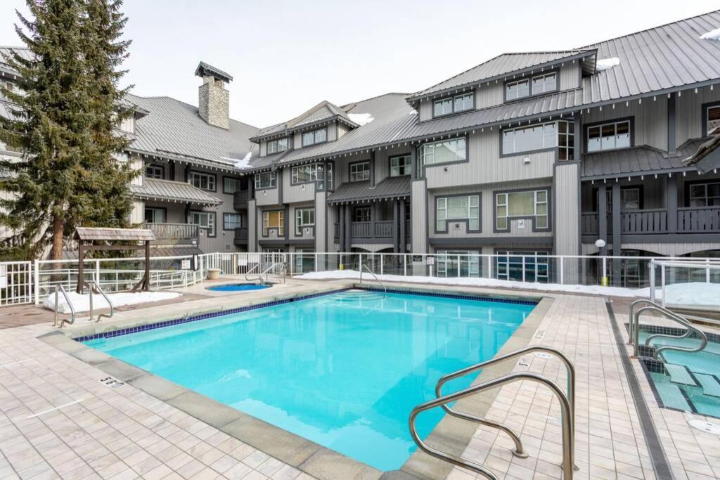 Prime Location, Ski In/Out Whistler Condo מראה חיצוני תמונה